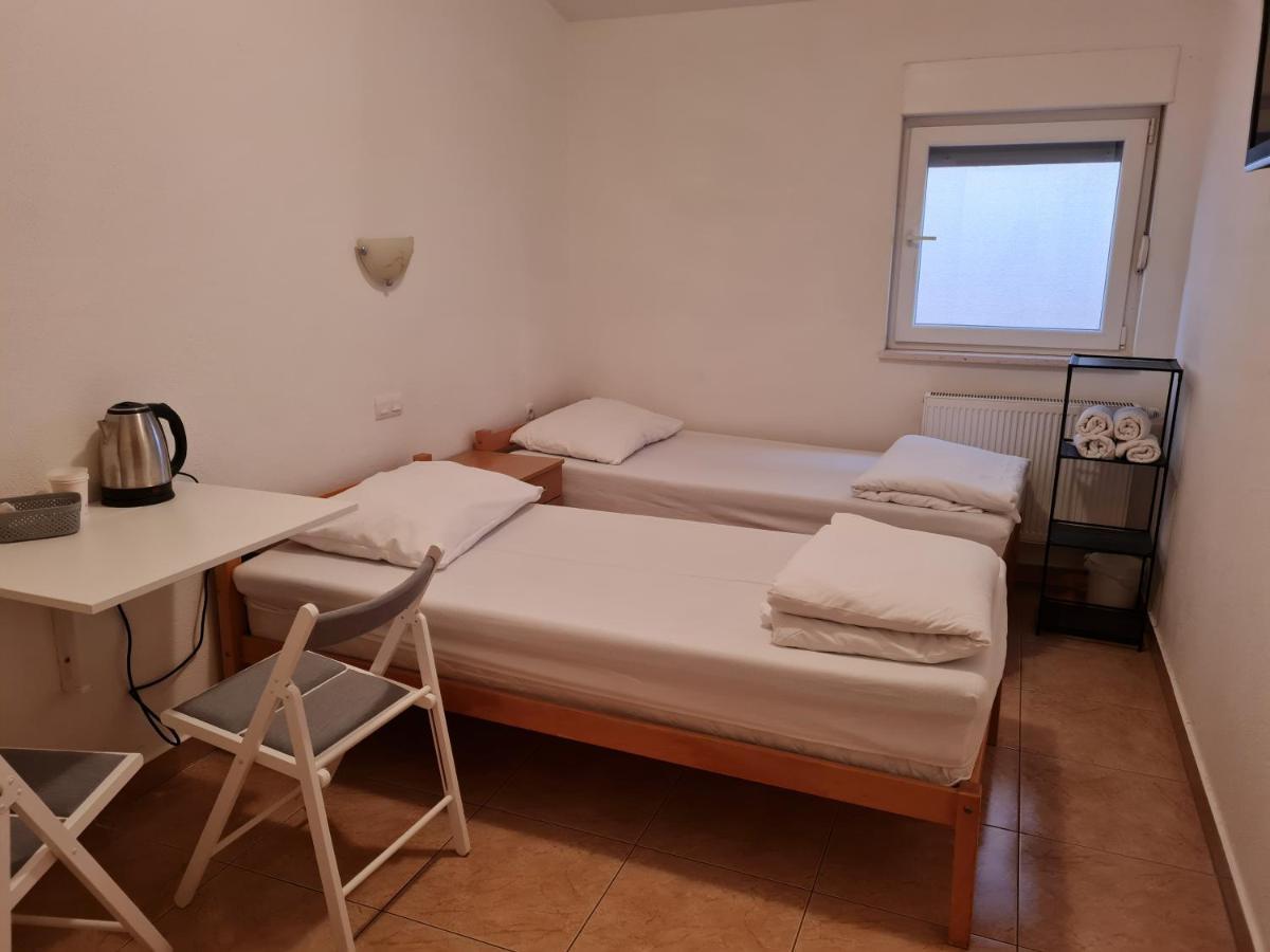 Apartments And Rooms Niki 2 Kaštela Esterno foto