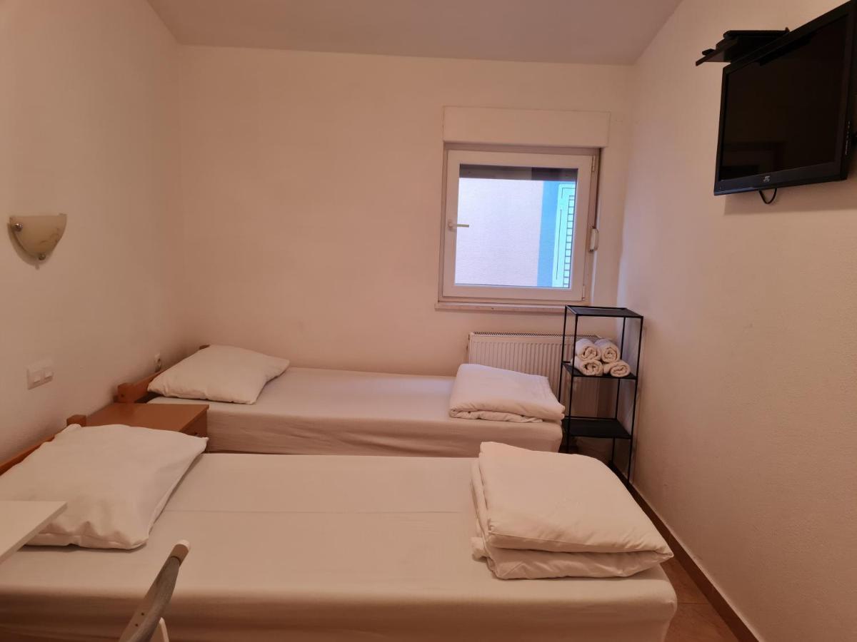 Apartments And Rooms Niki 2 Kaštela Esterno foto