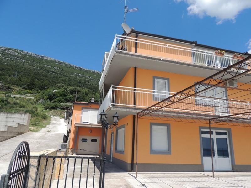 Apartments And Rooms Niki 2 Kaštela Esterno foto