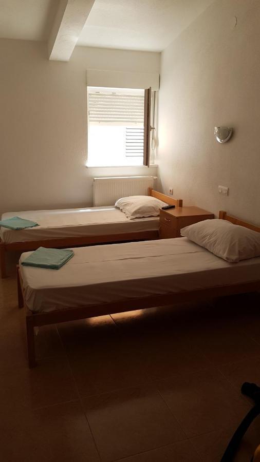 Apartments And Rooms Niki 2 Kaštela Esterno foto
